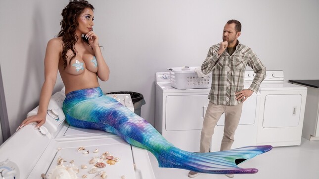 WTF! Do You Love Mermaid? Then You'll Fucks Desiree Dulce